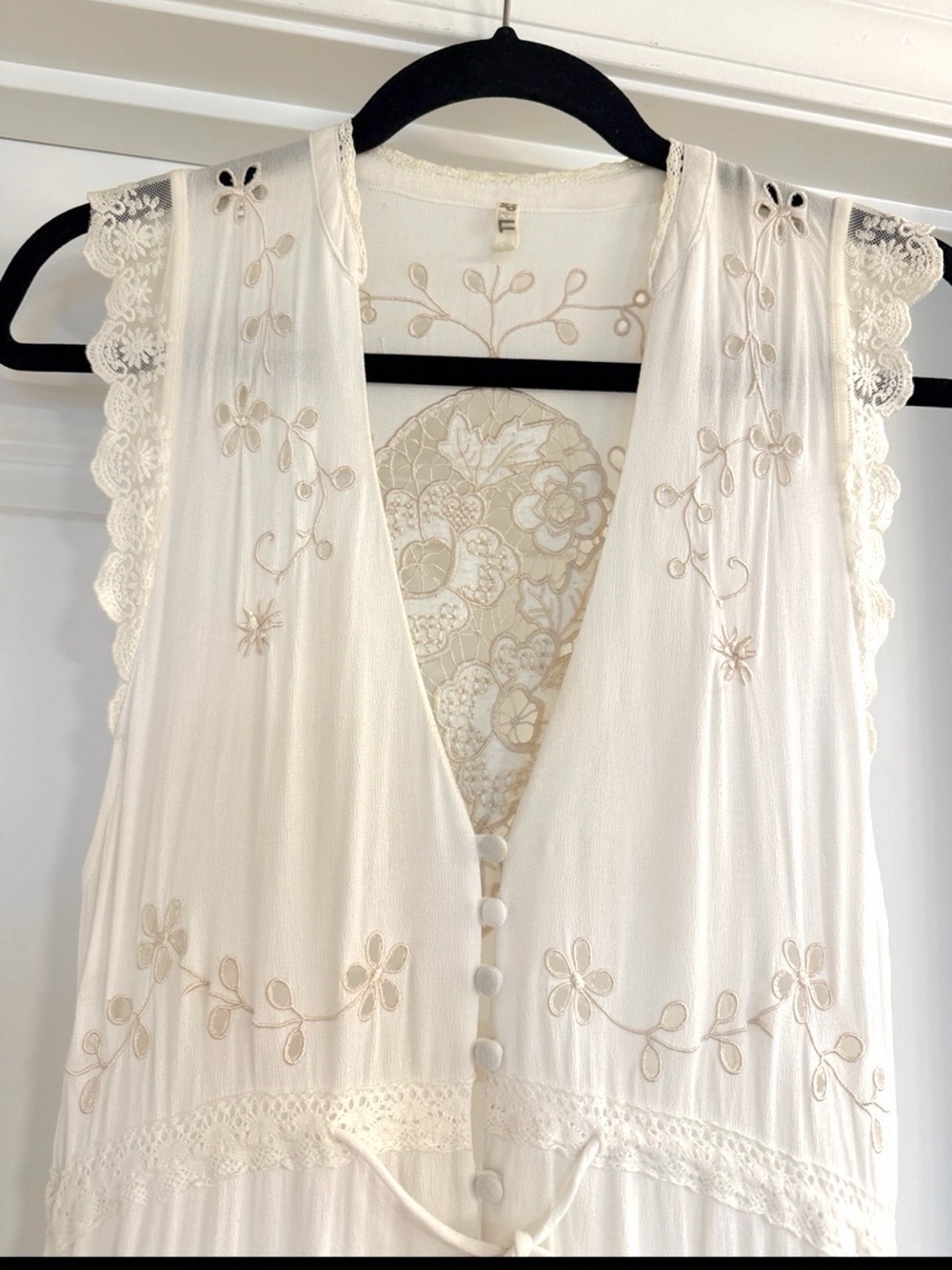Spell And The Gypsy Isla Bonita Gown - Picture 2 of 10